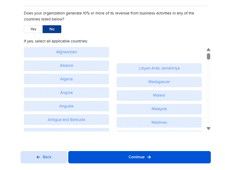 Pantalla de Interactive Brokers preguntando si la organización genera ingresos en países de riesgo
