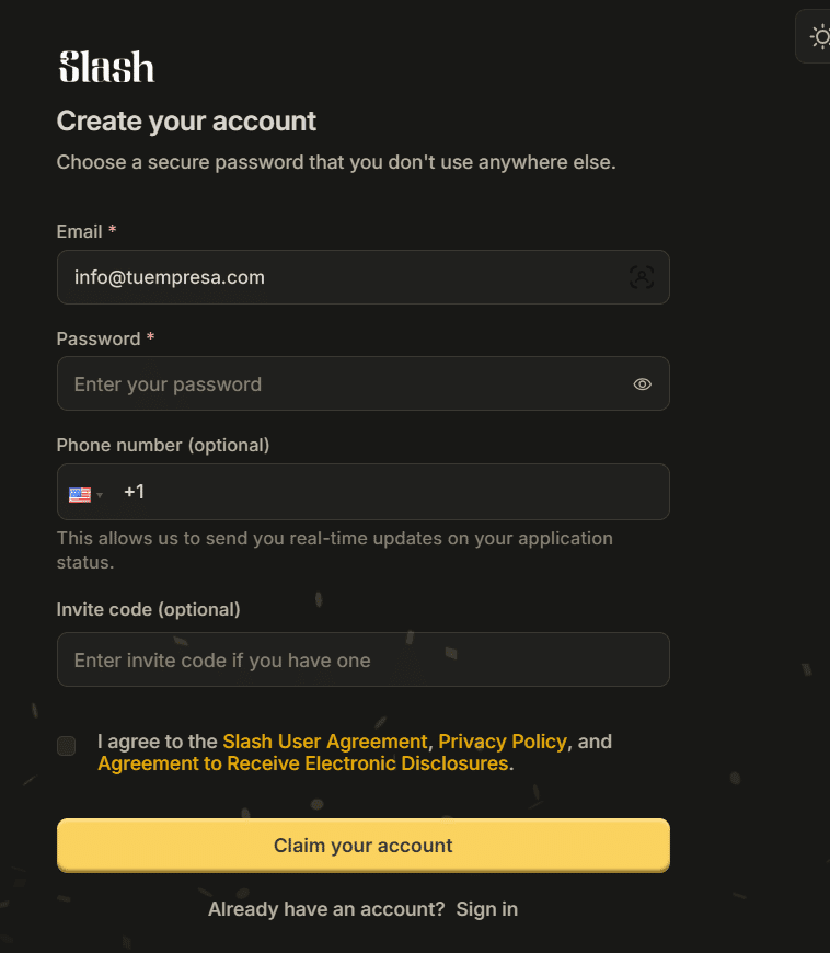 Pantalla Create your account de Slash con el correo corporativo
