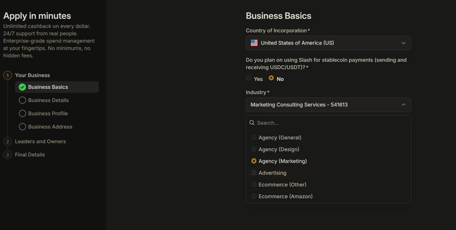 Pantalla Business Basics de Slash con país de constitución Estados Unidos, pregunta de stablecoins y selector de sector