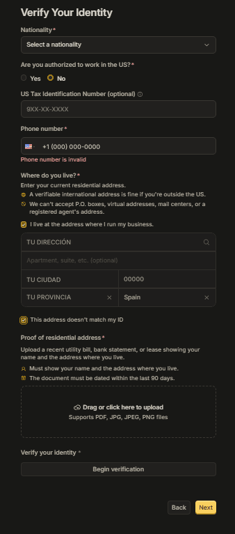 Pantalla Verify Your Identity de Slash con nacionalidad, teléfono, dirección residencial y comprobante