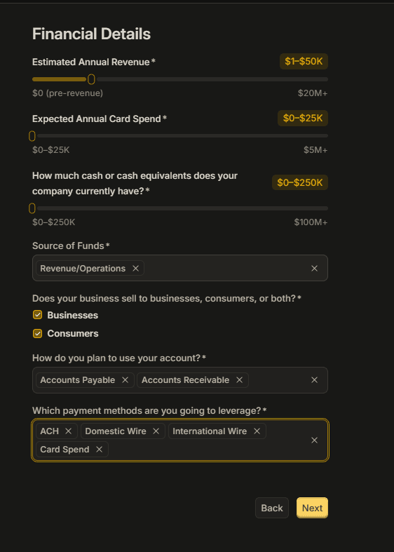 Pantalla Financial Details de Slash con facturación, gasto con tarjeta, liquidez y uso de la cuenta